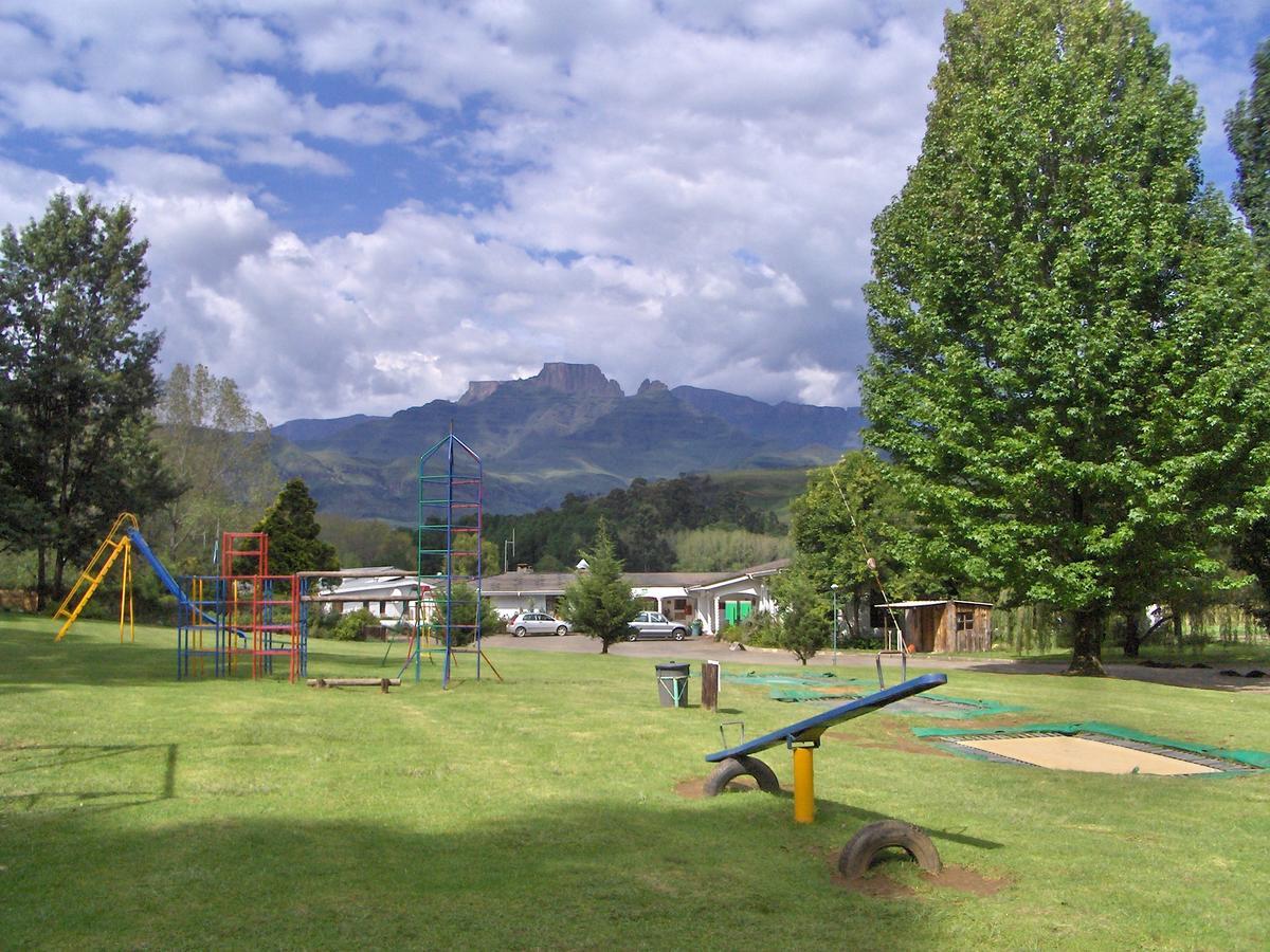 Dragon Peaks Mountain Resort Champagne Valley Экстерьер фото