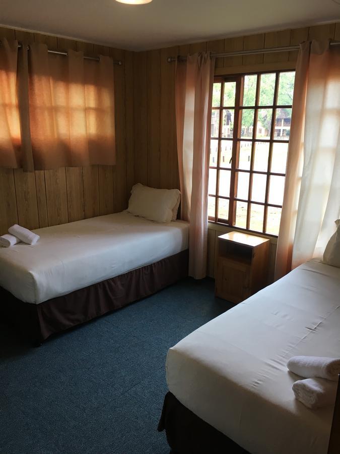 Dragon Peaks Mountain Resort Champagne Valley Экстерьер фото