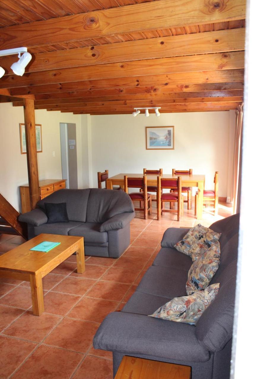 Dragon Peaks Mountain Resort Champagne Valley Экстерьер фото